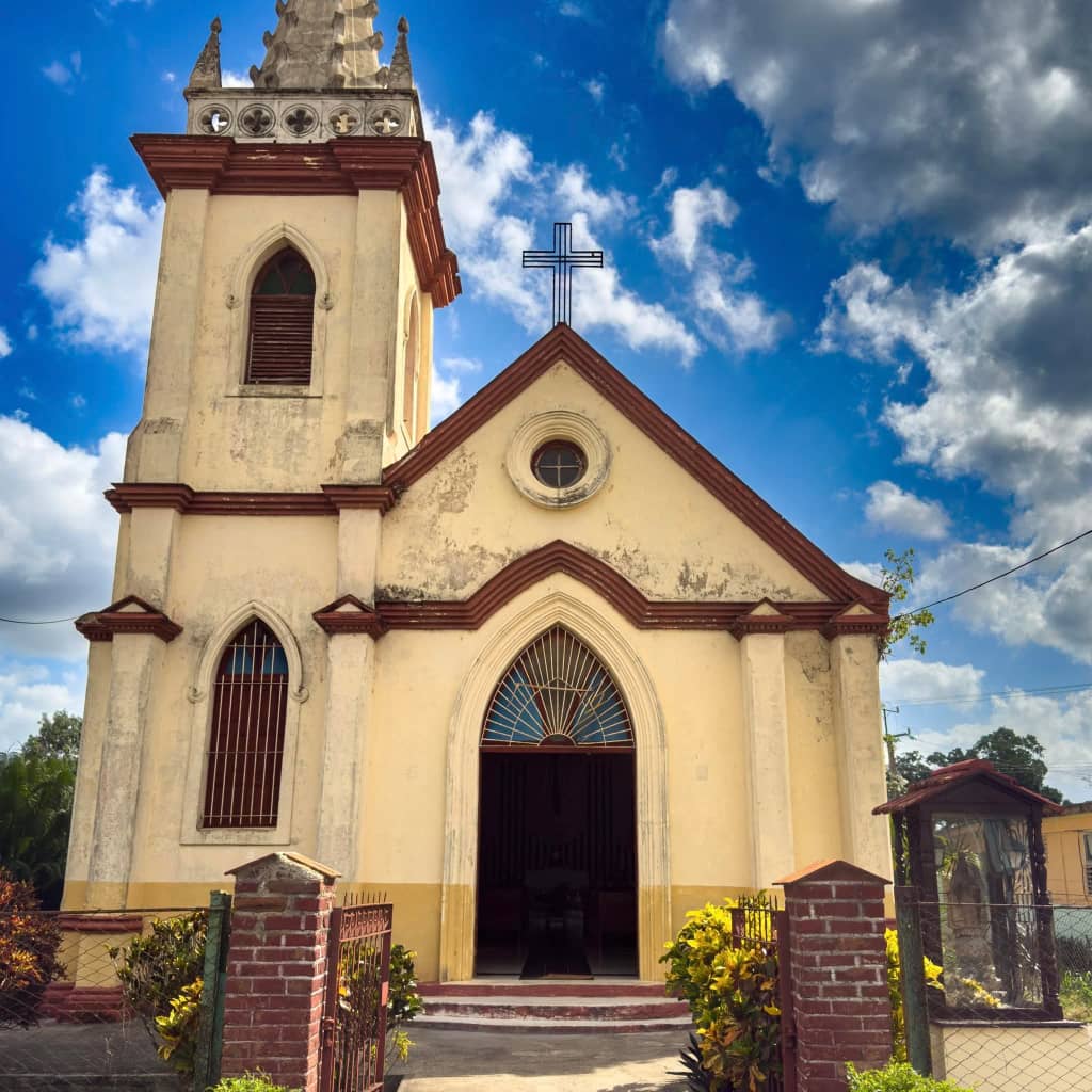 Parroquia Nuestra Señora de la Caridad (Pina)